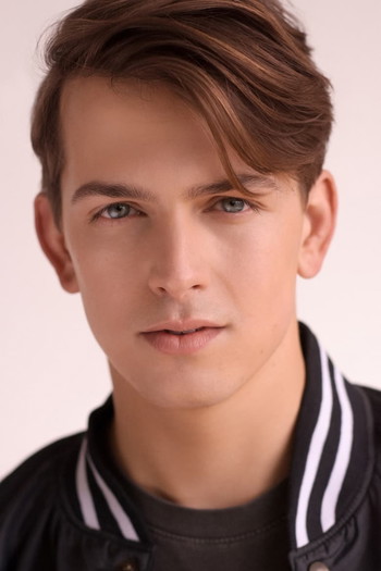 Photo of actor Aiden Howard