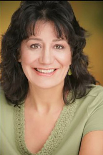 Photo of actor Alejandra Flores