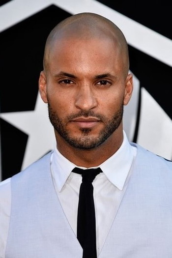 Фото актора Ricky Whittle