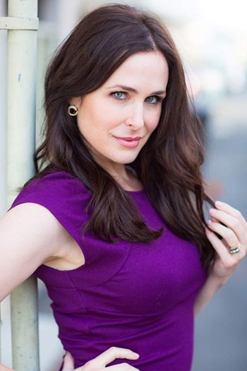 Photo of actress Danielle Bisutti