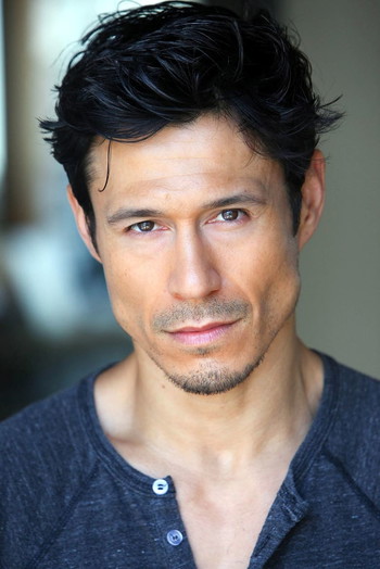 Photo of actor Eric Urbiztondo