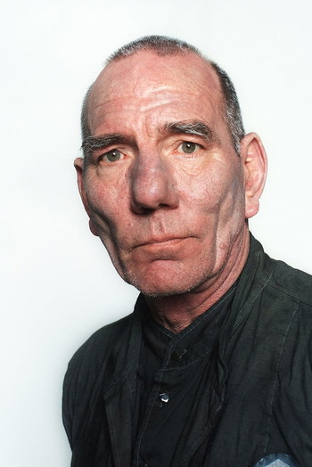 Photo of actor Pete Postlethwaite