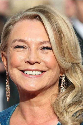 Photo of actress Amanda Redman