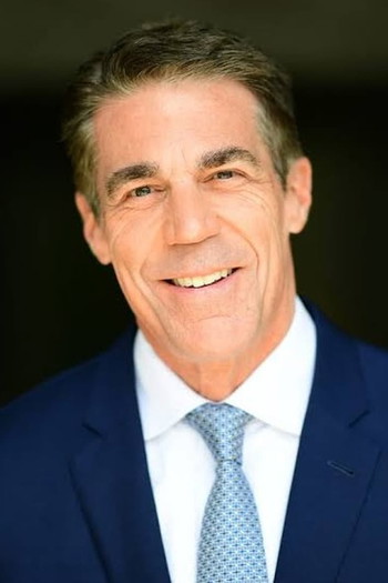 Photo of actor Chris Fowler