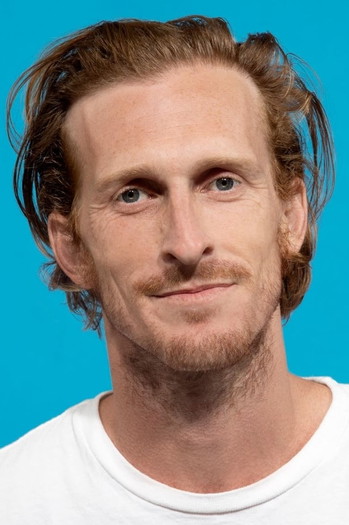 Photo of actor Austin Amelio