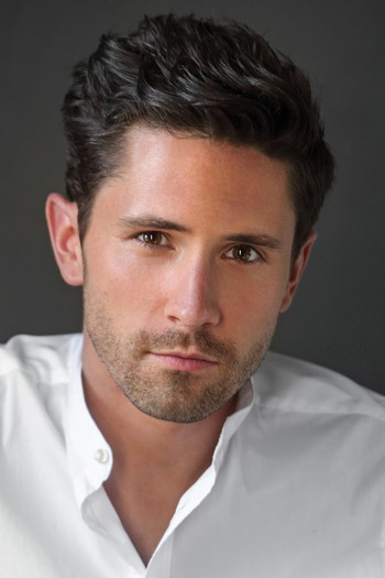 Photo of actor Evan Holtzman