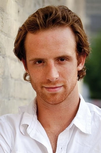 Photo of actor Adam Hurtig