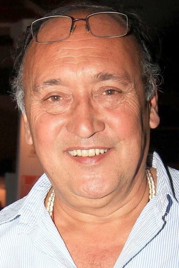 Photo of actor Victor Banerjee