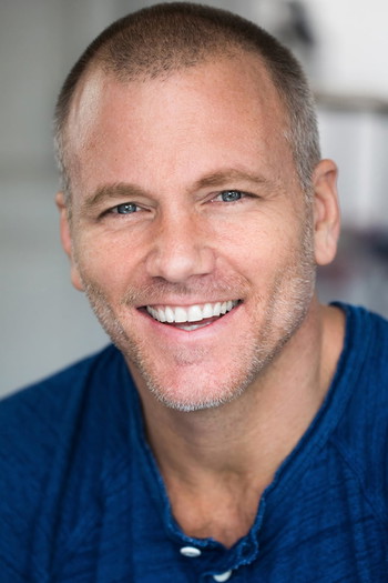 Photo of actor Sean Carrigan