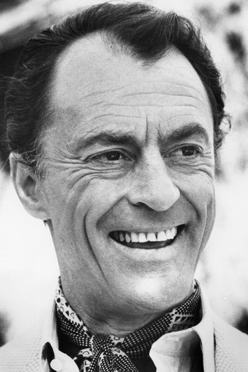 Photo of actor Peter Donat