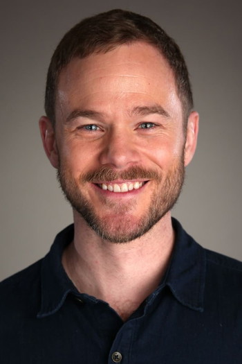 Photo of actor Aaron Ashmore