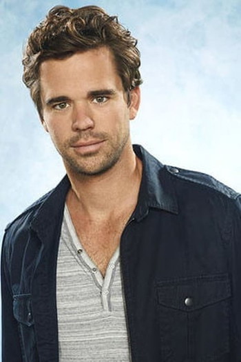 Photo of actor David Walton