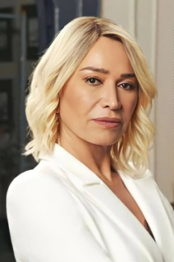 Photo of actress Demet Akbağ