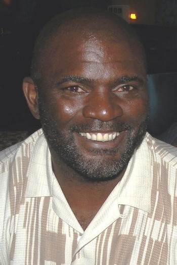 Photo of actor Lawrence Taylor