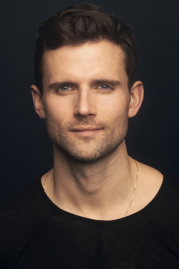 Photo of actor Kyle Dean Massey