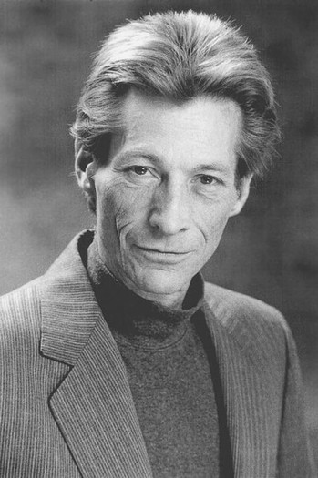 Photo of actor Robert Axelrod