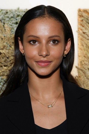 Photo of actress Francesca Hayward