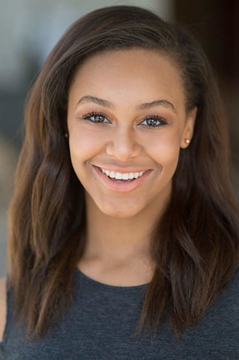 Photo of actress Nia Sioux