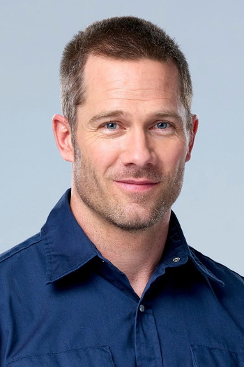 Photo of actor Luke Macfarlane