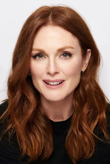 Photo of actress Julianne Moore