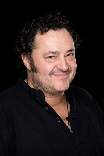 Photo of actor Ivan Kaye