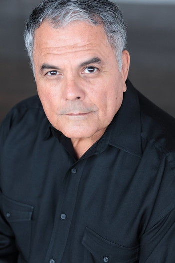 Photo of actor Efrain Figueroa