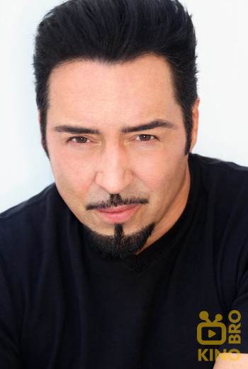 Photo of actor Joey Dedio