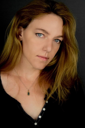 Photo of actress Kerry Cahill