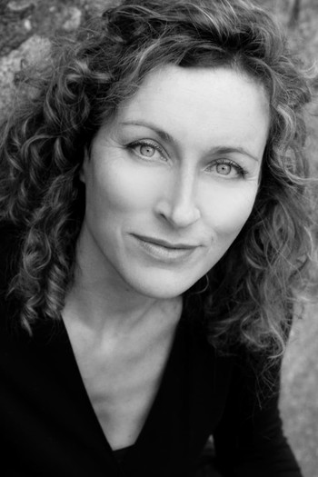 Photo of actor Carrie Crowley