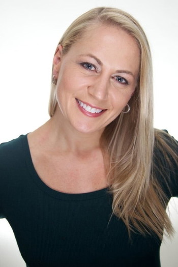 Photo of actor Erika Hoveland