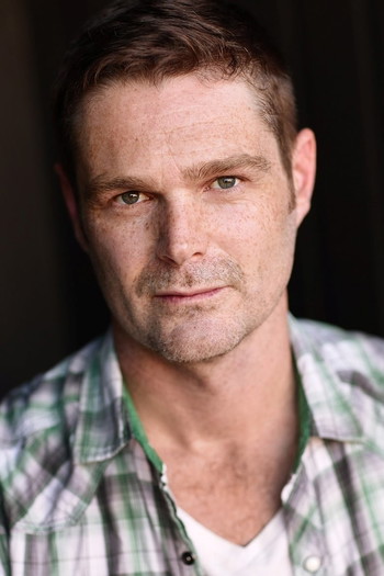 Photo of actor Kevin Dee