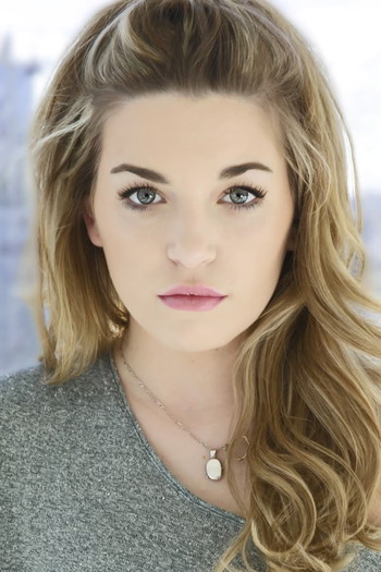 Photo of actress Carly McKillip