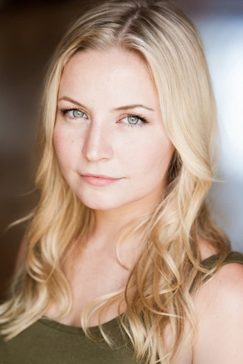 Photo of actress Lindsey Haun