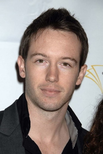 Photo of actor Dustin Fitzsimons