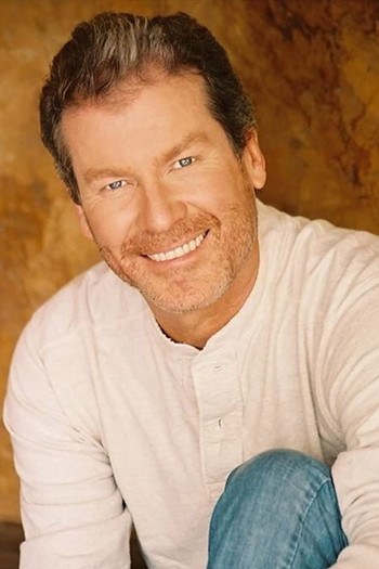 Photo of actor Daniel Hugh Kelly