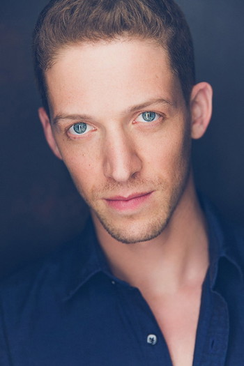 Photo of actor Zach Appelman