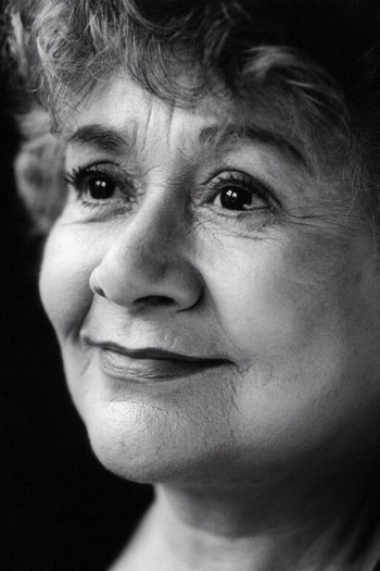 Photo of actress Joan Plowright