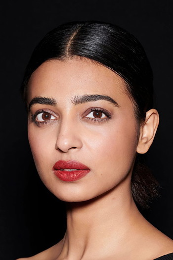 Фото акторки Radhika Apte