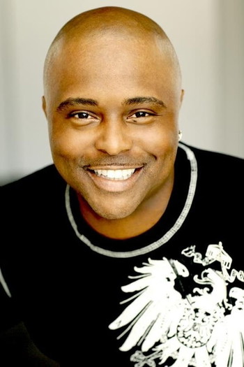 Photo of actor Alex Thomas