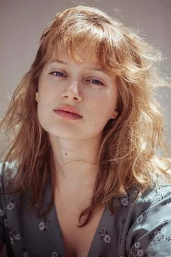 Photo of actress Nadia Tereszkiewicz