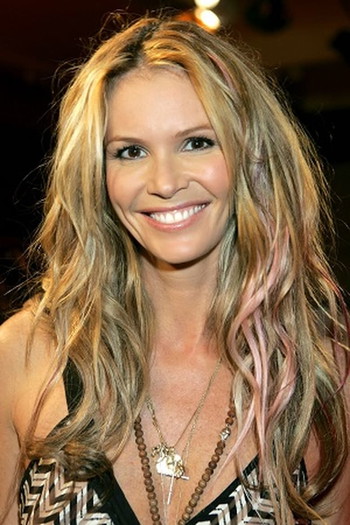 Photo of actress Elle Macpherson