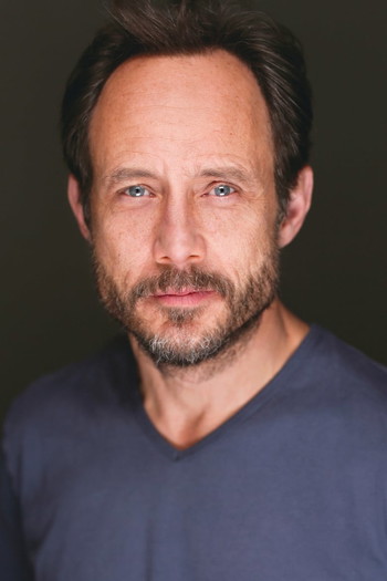 Photo of actor Alex Draper