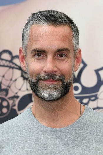 Photo of actor Jay Harrington