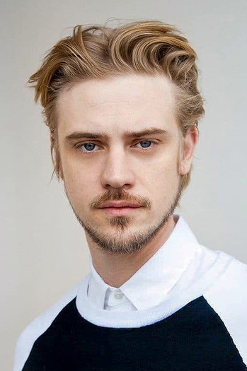 Photo of actor Boyd Holbrook