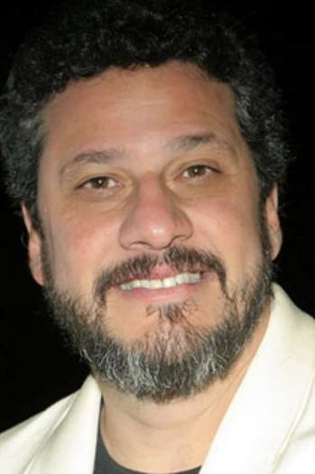 Photo of actor Carlos Esteban Fonseca