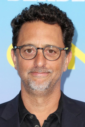 Photo of actor Grant Heslov