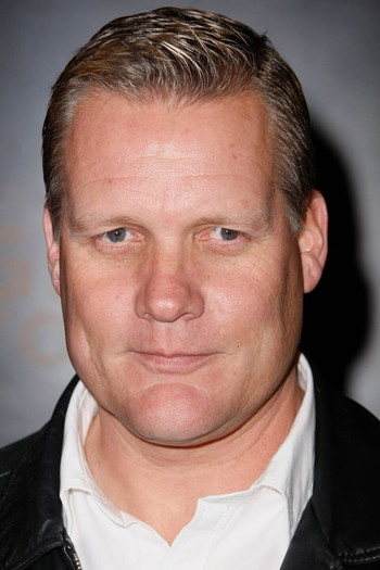 Photo of actor Brian Haley