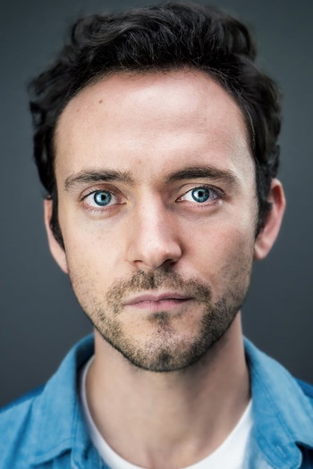 Photo of actor George Blagden