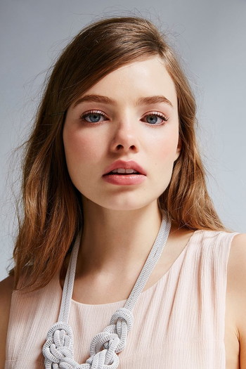 Photo of actress Kristine Froseth