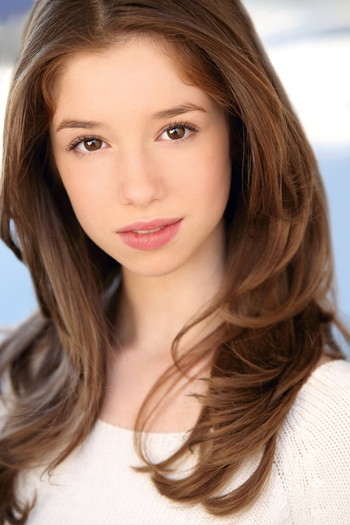 Photo of actress Kayla DiVenere